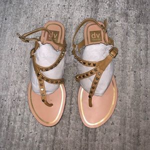 Dolce Vita Sandals✨ Size 9